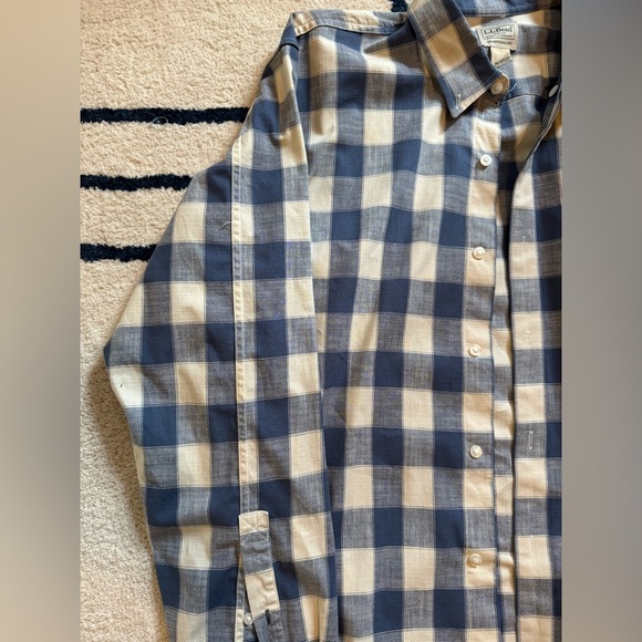 LL Bean Blue Button Down Chambray Shirt - Picture 5 of 6